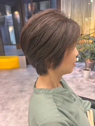 ショート 上田 エミのヘアスタイル
