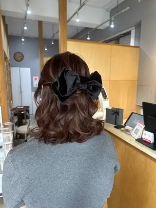 ミディアム miloc MOMOKAのヘアスタイル