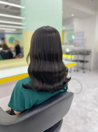 セミロング カラー パーマ ヘアアレンジ メンズ キッズ ネイル マツエク・マツパ アイブロウ Lumo所属・💖横浜ブリーチなし 💖MIHOのヘアスタイル