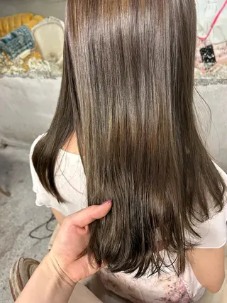 セミロング カラー パーマ ヘアアレンジ お任せヘア☘️☘️ 及川渚のヘアスタイル