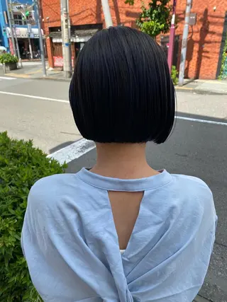 ショート ボブ/ハイトーン REINAのヘアスタイル