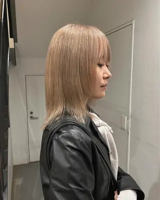 ミディアム カラー hen所属・心斎橋/レイヤー/ ブリーチ/モエのヘアスタイル