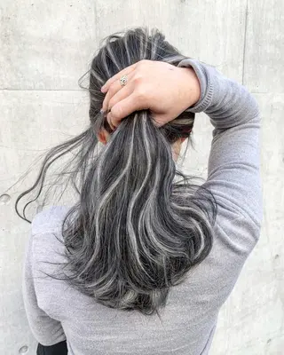 セミロング カラー ヘアアレンジ 🌿海外Style・ KOHEIのヘアスタイル