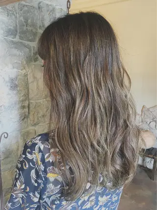 セミロング カラー EMANON天神所属・Hitomi Ezakiのヘアスタイル