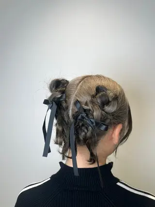 セミロング ヘアアレンジ ブリーチカラー特化 美容師/𝕐𝕌𝕀のヘアスタイル