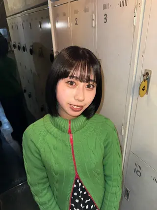 ショート ハイトーン/カット モデルKazuhaのヘアスタイル