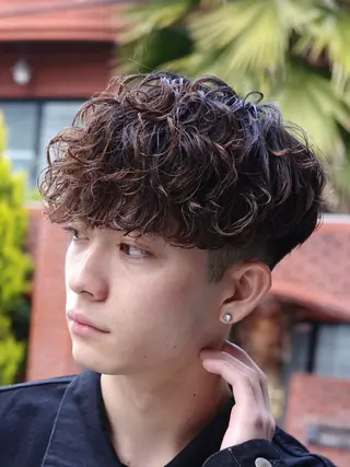 パーマ メンズ fifth 安次富　泰雅のヘアスタイル