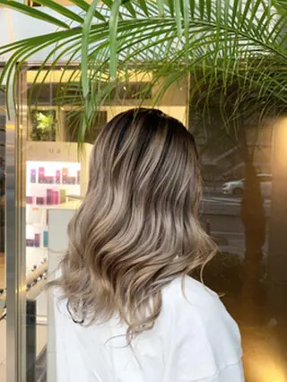 ミディアム 髪質改善 Noe心斎橋店のヘアスタイル