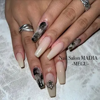 ネイル MADIA藤沢所属・MADIA MEGUのネイルデザイン