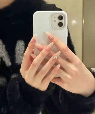 ネイル LEDアイラッシュ ∩_∩アオイのマツエク・マツパデザイン