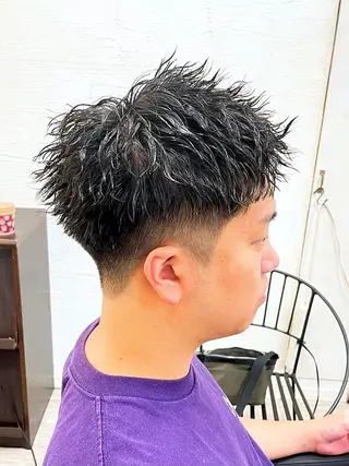 ショート パーマ メンズ 鈴木 裕貴のヘアスタイル
