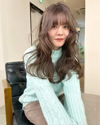 ロング カラー mizuki/ピンク ベージュ.レイヤーのヘアスタイル