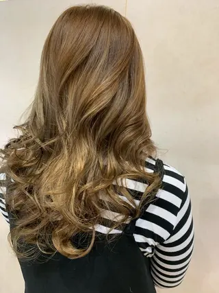 ロング カラー ヘアアレンジ 💎TAKA 💫髪質改善🏆のヘアスタイル