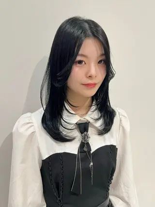 ミディアム カラー フラム所属・WATANABE MISAKIのヘアスタイル