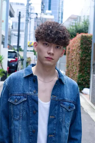 パーマ メンズ fifth 安次富　泰雅のヘアスタイル