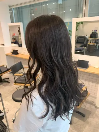 セミロング ヨシミ カズヤのヘアスタイル