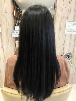 ロング カラー 山崎 和花のヘアスタイル