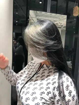 ロング カラー 佐野 えり奈のヘアスタイル