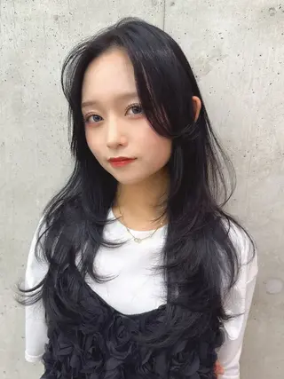 セミロング カラー ヘアアレンジ 立川レイヤー ブリーチaoiのヘアスタイル