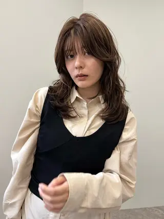 セミロング カラー era所属・azumi/ボブ/暖 色/オリーブ/縮毛のヘアスタイル