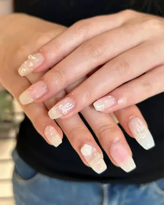 ネイル レイヤー/手書きネイ ルCOCORO 🎀のネイルデザイン