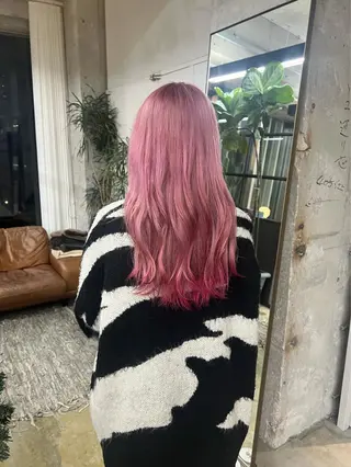 ロング カラー 鈴木瑛里／ブロンド ベージュ／男女のヘアスタイル