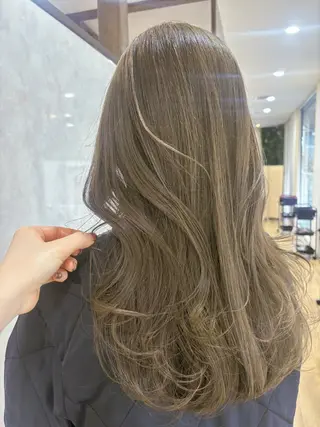 ロング reborn店長 🤍リルのヘアスタイル