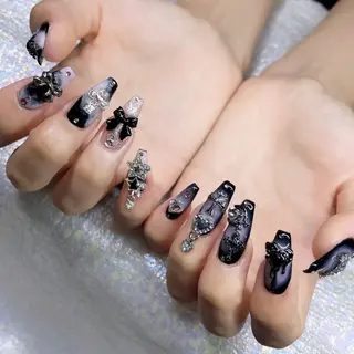 ネイル Queens テイのネイルデザイン