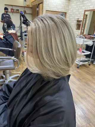 ショート 藤本 彩果のヘアスタイル