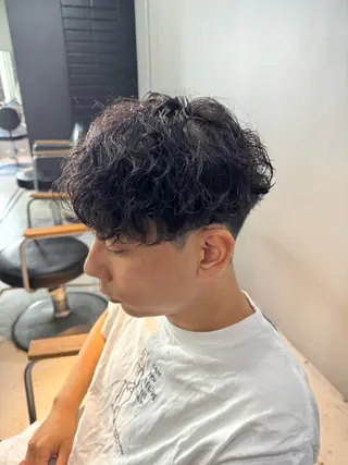 ショート パーマ メンズ men's salon gaudi 高槻店所属・曲がる縮毛矯正/ 波巻きパーマ/川岸のヘアスタイル