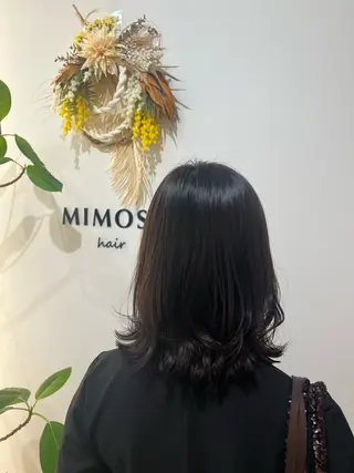 ミディアム 鈴木 彩香のヘアスタイル