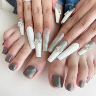 ネイル ゴテゴテ💙ワンホン リオナのネイルデザイン