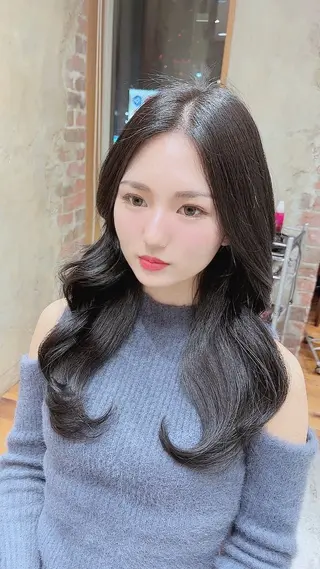 ロング 顔まわりカット 前髪カット安井楽人のヘアスタイル