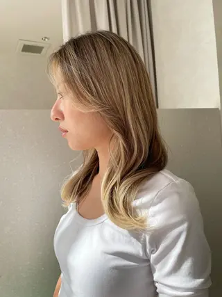 ミディアム inity　杉本 美羽のヘアスタイル