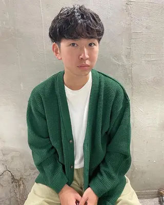 パーマ メンズ パーマ、髪質改善 カズマのヘアスタイル