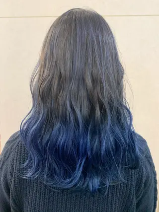 セミロング 倉林隆一🐈 ダブルカラー/艶髪のヘアスタイル