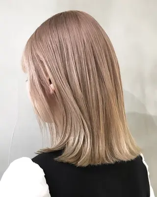 カラー RINA .のヘアスタイル