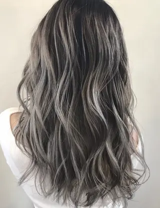 ロング 木村 紅愛のヘアスタイル