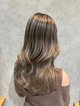 セミロング カラー ヘアアレンジ 🧶ブリーチカラー TERU🧶のヘアスタイル