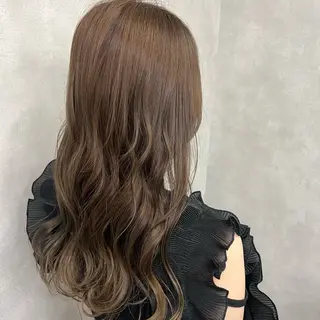 ロング カラー 沖山 友津季のヘアスタイル
