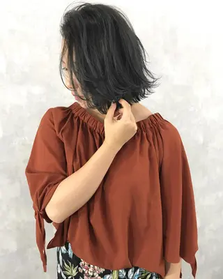 ショート カラー TOMOYAレイヤー ブリーチ縮毛矯正のヘアスタイル