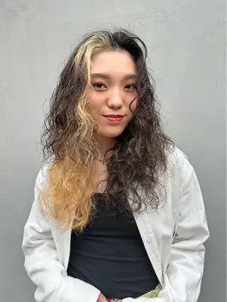 ロング カラー パーマ FBeauty 青山店所属・パーマ特化美容師 表参道のヘアスタイル