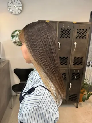 セミロング INORI|艶カラ ー|フェイスレイヤーのヘアスタイル