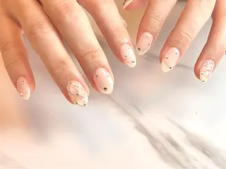 ミディアム ネイリスト シンのネイルデザイン