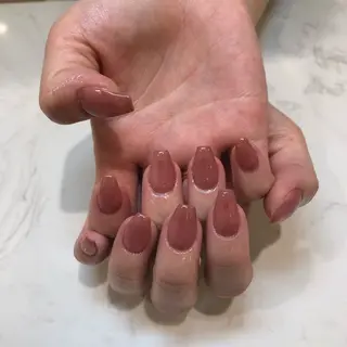 ネイル Raviy  新宿店所属・わたなべ あやかのネイルデザイン