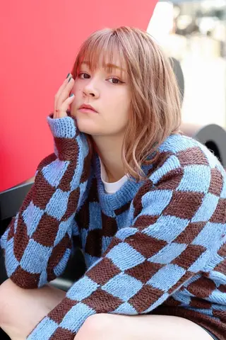 ミディアム カラー lore下北沢 Officialのヘアスタイル