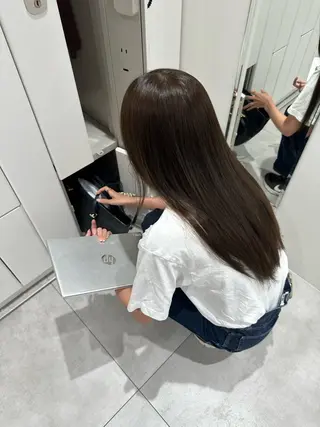 ロング カラー Aura所属・丸山 心 / 艶カラーのヘアスタイル