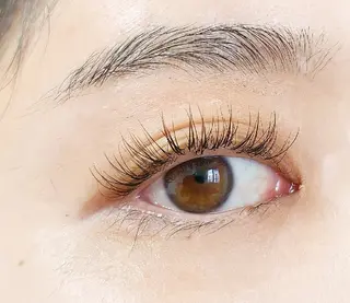 マツエク・マツパ 💜bora .のネイルデザイン