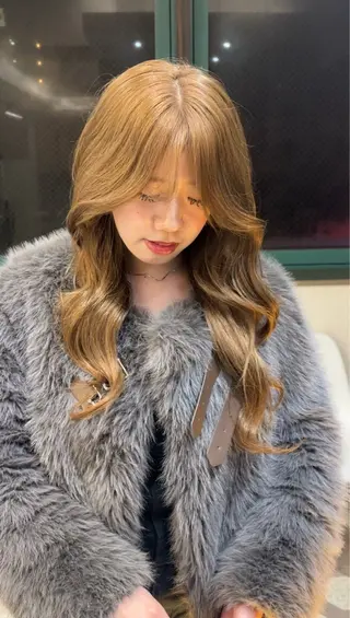 ロング 韓国ヘア/ブリーチ無 しWカラー/オリーブのヘアスタイル