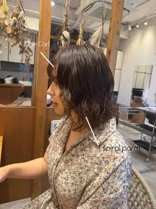ミディアム パーマ ENIF　大島 芽生のヘアスタイル